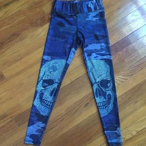Zara Terez Blue Camo Leggings with skull M NWOT